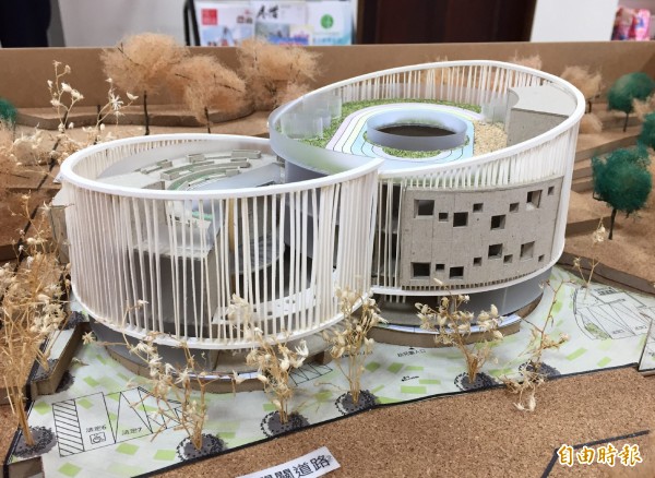 民富社福館外觀極具現代感，圖為其建築模型。（記者謝武雄攝）