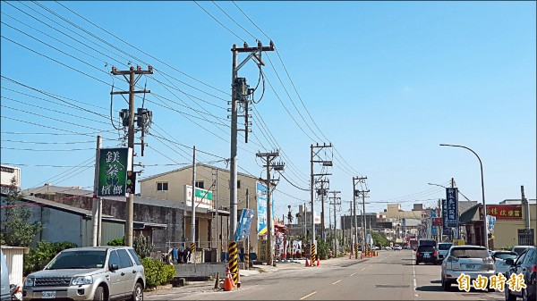 麥寮市區部分道路電纜線，明年10月可望完成地下化。（記者黃淑莉攝）