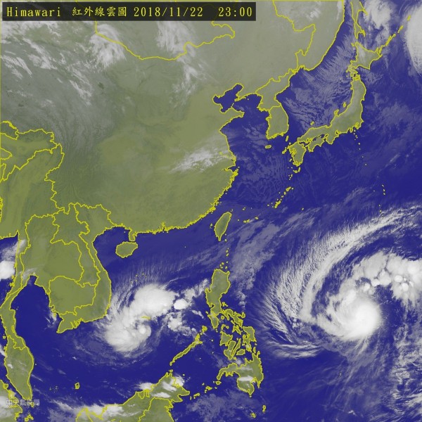 輕度颱風「天兔」（左）今晚形成，持續向越南前進，但其外圍環流最快週日間接影響台灣。（圖擷取自中央氣象局）