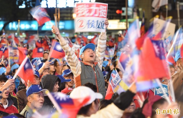 今年九合一選舉，國民黨拿下15縣市、民進黨僅守住6縣市慘敗，有外國媒體認為這是「北京的勝利」。不過歷史學者章立凡有不同看法，他認為此次選舉是「台灣人民的勝利」。圖僅示意，與本文無關。（資料照）