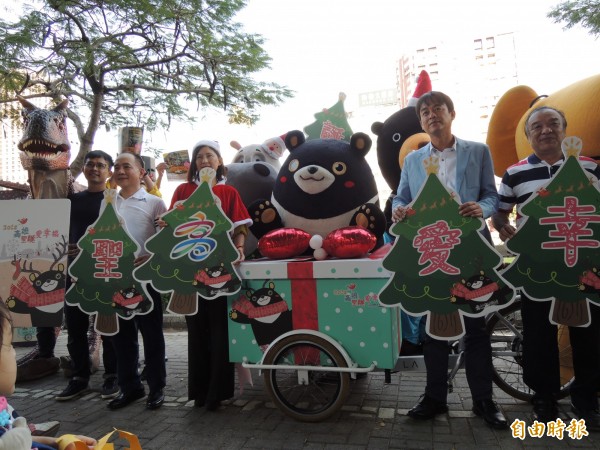 高雄聖誕節系列活動在愛河畔開幕。（記者王榮祥攝）