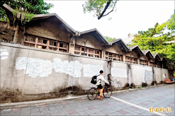 國民黨「幽靈黨產」松山油漆廠土地在一九五九年賣給台鐵後，至今仍未完成產權移轉。（記者黃耀徵攝）