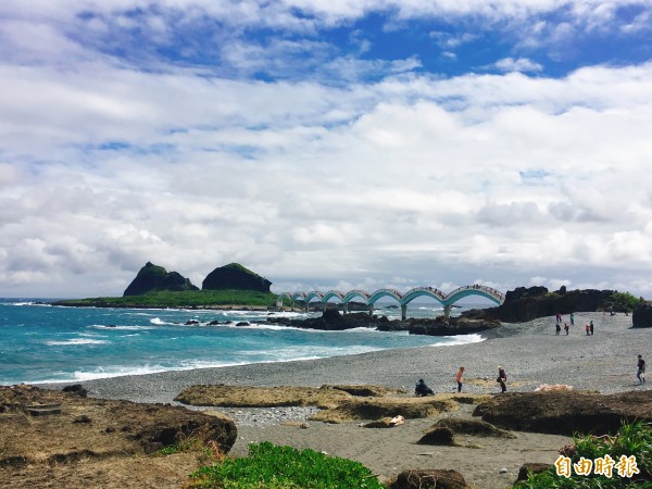 中央氣象局預估，明年本島第一道曙光將出現在墾丁及台東三仙台（圖）。（記者蕭玗欣攝）