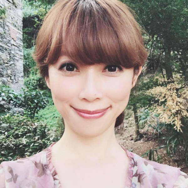 貴婦奈奈和丈夫黃博健開設的杏立博全醫美診所驚傳惡性倒閉，夫妻倆在11月30日潛逃到美國，有債權人憤而透過黑幫，跨海通緝夫妻倆。（圖擷取自貴婦奈奈臉書粉專）