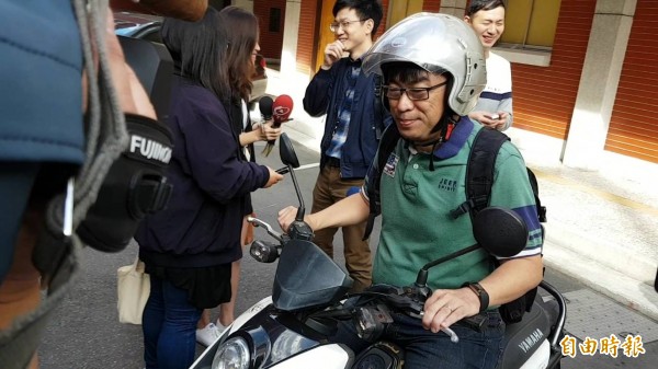 段宜康昨天騎機車時與另名機車騎士發生車禍，所幸沒人受傷。（資料照）