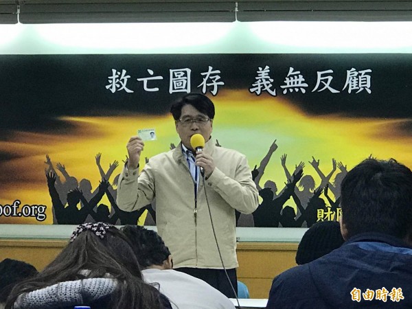 民進黨主席參選人游盈隆表示，期盼與中生代共推出來的參選對手、行政院秘書長卓榮泰，有幾場公開辯論，讓社會大眾和黨內充分了解兩人主張。（資料照）