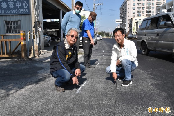 斗南建國二路路面改善工程才完工沒幾天，又有管線單位要開挖路面施工，民眾覺得不可思議質疑浪費公帑。（記者黃淑莉攝）