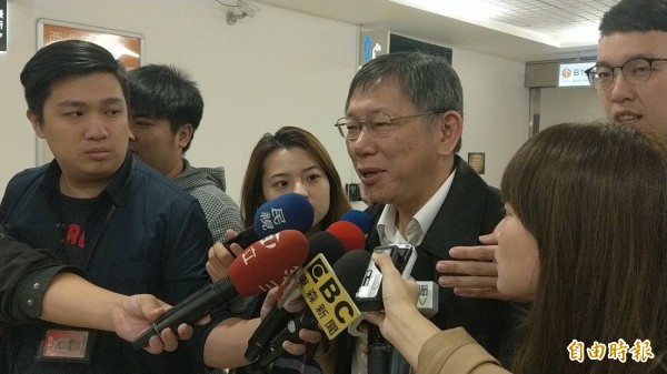 台北市長柯文哲今早受訪。（記者沈佩瑤攝）