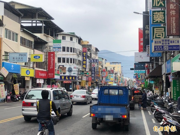 埔里鎮去年民眾檢舉交通違規案以停車不易的中正路違規停車最多。（記者佟振國攝）