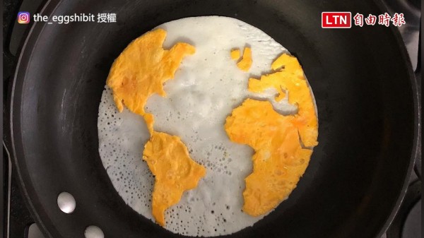 Michele Baldini用煎蛋做出世界地圖。（授權：the_eggshibit）