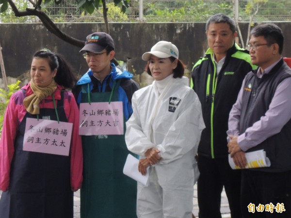 宜蘭縣長林姿妙（中）今天下午主持非洲豬瘟防疫演習。（記者江志雄攝）