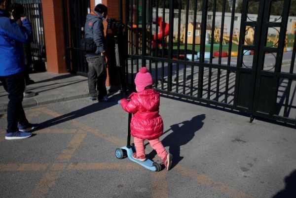 中國發布通知表示將要禁止辦私營幼兒園，要全面轉型為公立。（路透）