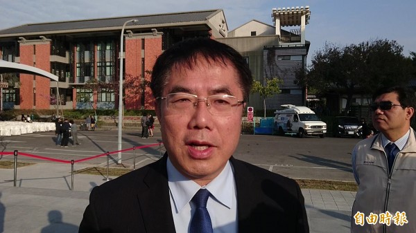 台南市長黃偉哲表示，全面禁用華為產品是配合中央政策。（記者劉婉君攝）