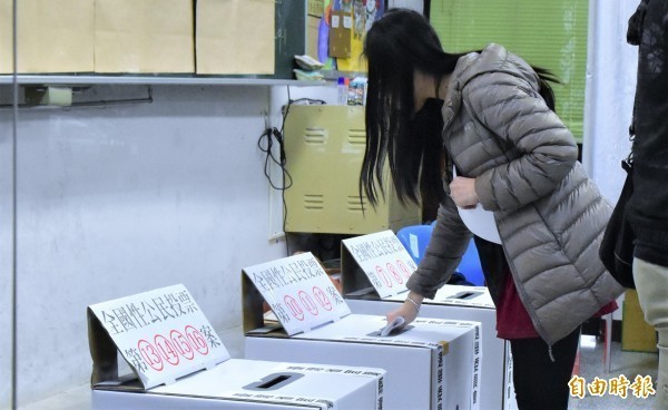 中選會做出公投法第23條修正草案，將來公投不一定要與大選合併舉行。（資料照）