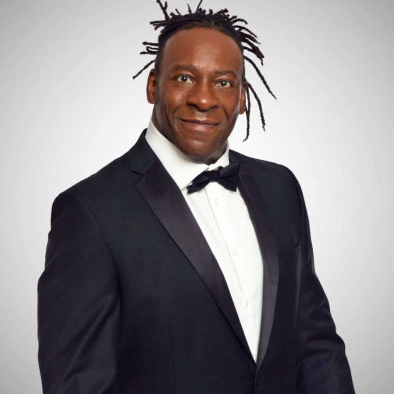 布克T（Booker T）為著名的職業摔角選手，退休後入選WWE名人堂。（圖擷自「Booker T」臉書）