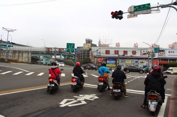 土城亞洲路尖峰塞車議員籲增設右轉道 生活 自由時報電子報