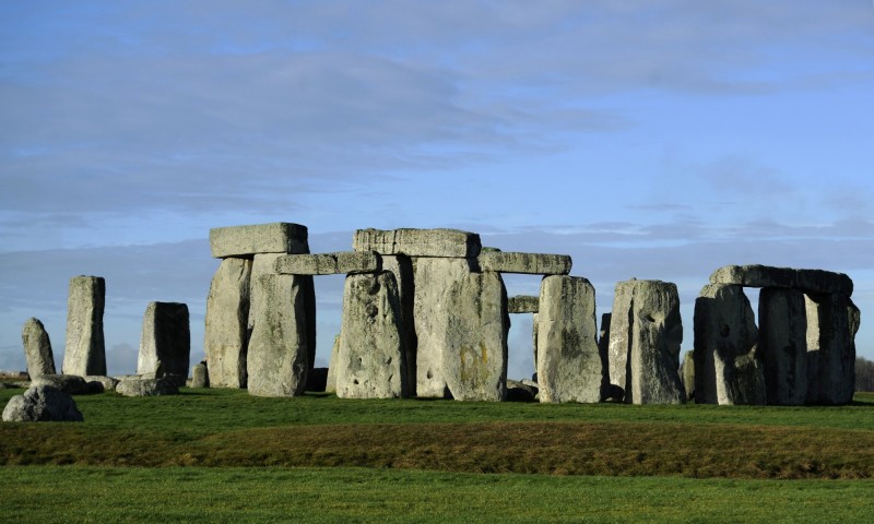 英格蘭南部擁有5000年歷史的新石器時代遺址「巨石陣」，其建造起因和方法至今仍是個不解之謎。（歐新社）