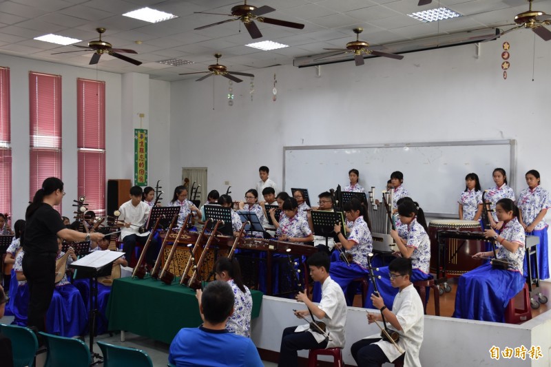 林內國中國樂社獲贈6把胡琴挑戰全國賽添利器 生活 自由時報電子報