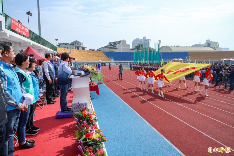 台中市中等學校運動會在台中市立體場開幕，市長盧秀燕出席為選手加油打氣。（記者歐素美攝）