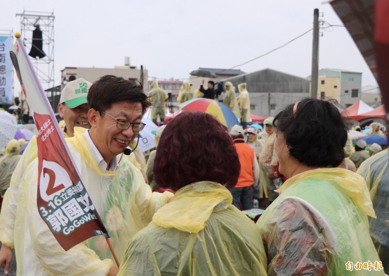 民進黨台南立委補選候選人郭國文今在新化舉辦造勢大會。（記者萬于甄攝）