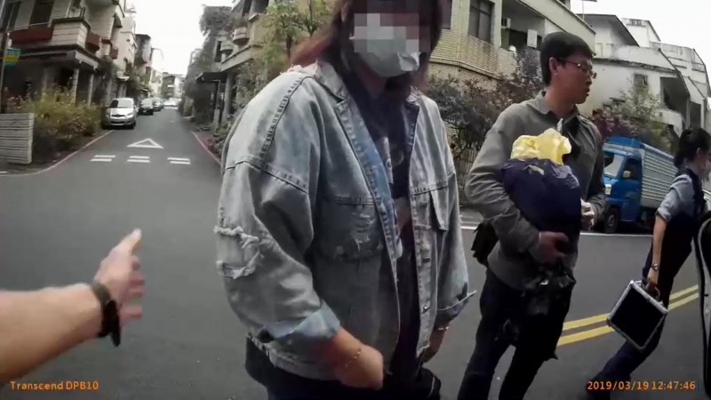 警方還於高女家中，發現監視系統，懷疑高女透過系統掩護犯行，不過，高女被逮後辯稱，毒品非她所有，是之前同居人的，她根本不知道家中有這批毒品。（記者林敬倫翻攝）