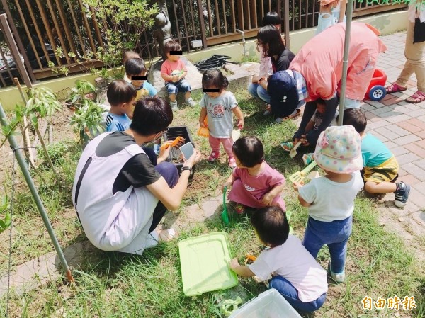 中國一名幼兒園女教師偷拍十多名男童照片。示意圖。（資料照，記者黃旭磊攝）