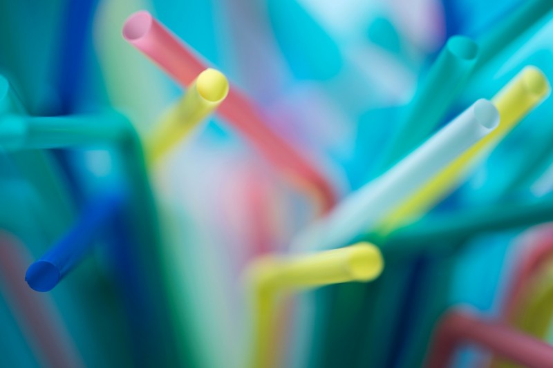 英國政府今（22）日證實，將於2020年起全面禁止塑膠吸管等製品。（法新社）