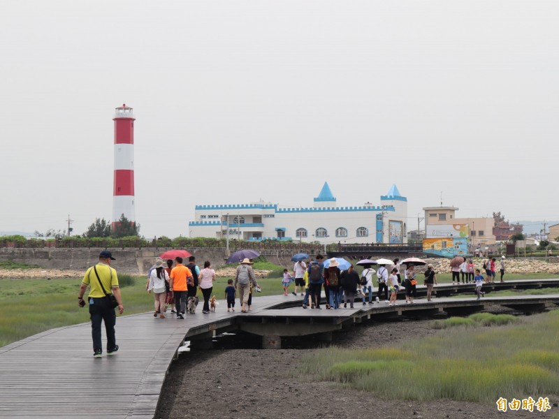 台中市農業局舉辦免費高美濕地生態導覽之旅， 5月27日起分梯次報名。（記者歐素美攝）