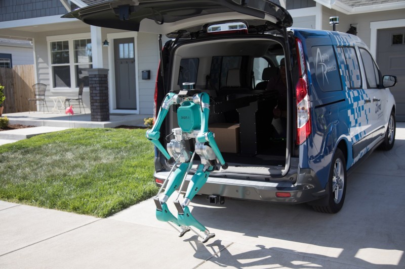 福特與Agility Robotics合作，結合自家自駕車技術，開發出自動送貨機器人Digit。（福特授權）