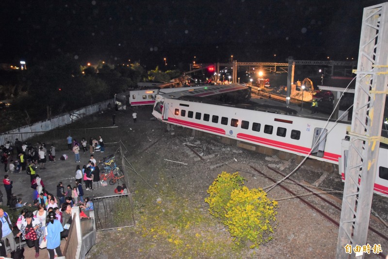 台鐵6432次普悠瑪列車，去年10月21日在宜蘭出軌翻覆，造成重大死傷。（資料照，記者張議晨攝）