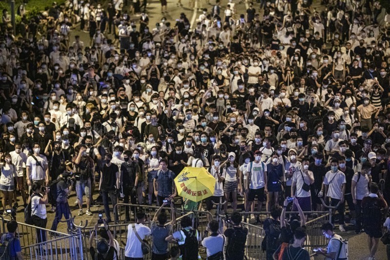 香港「反送中」遊行昨有逾百萬名港人上街。（彭博）