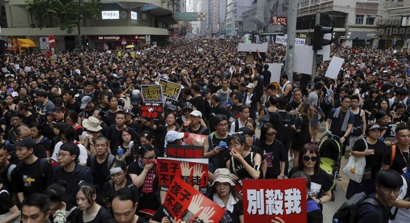 香港今再次舉辦反送中大遊行，王丹認為這是不信任中共的最佳證明。（美聯社）