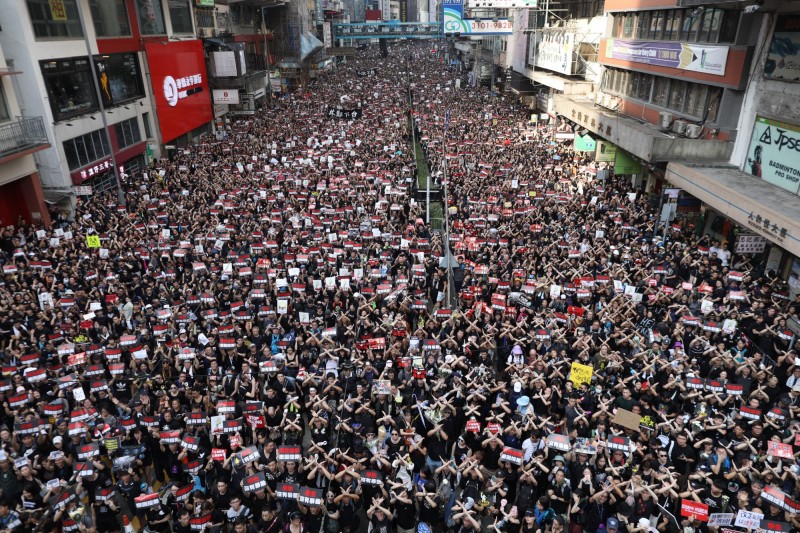 香港19日反送中遊行人數近200萬人，震驚全球。（歐新社）