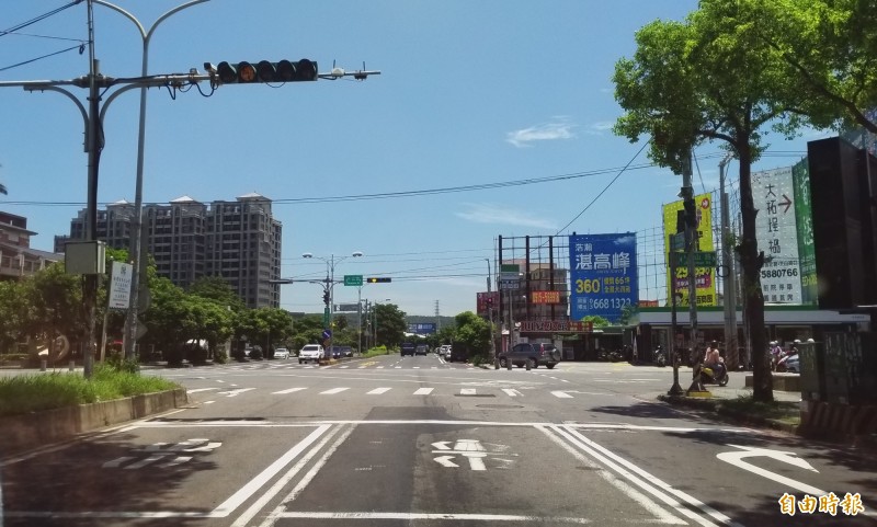 新竹縣竹北市公所為改善環北路、中山路等五叉路口的壅塞交通，提案建議將縣政二路連結環北路的內側車道，改建為車行地下道，初步獲內政部營建署核定前瞻經費2.37億元。（記者廖雪茹攝）