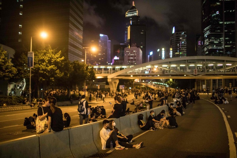 香港反送中抗議活動持續至今已有2週，《紐約時報》報導指稱，早在9日第一次遊行之前，香港200多名商人就已被中國政府召集中國駐港總部開會，中國政府更向他們表示「如果你對法案有顧慮，不要多話」。（資料照）