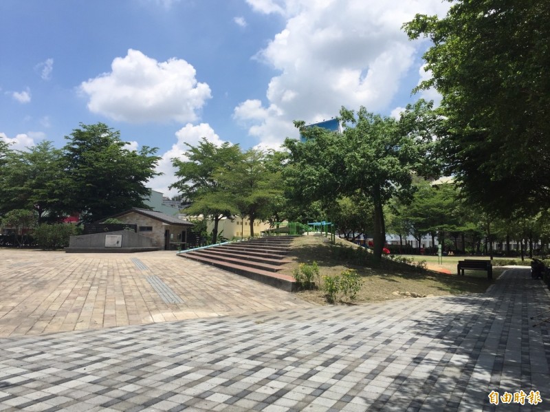 雲林縣府擬在斗六民生南路公園下蓋地下停車場，但市民雜音不斷。（記者詹士弘攝）