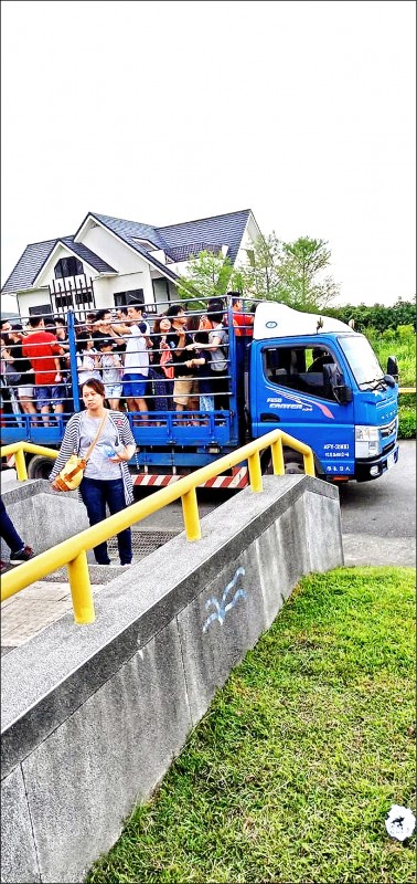 台東熱氣球季爆人潮小貨車違規超載 生活 自由時報電子報