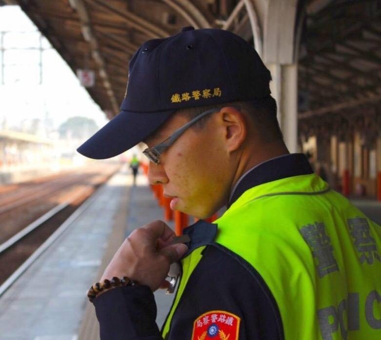 鐵路警察局高雄分局嘉義派出所員警李承翰來不及過25歲生日了。（擷取自李承翰臉書）