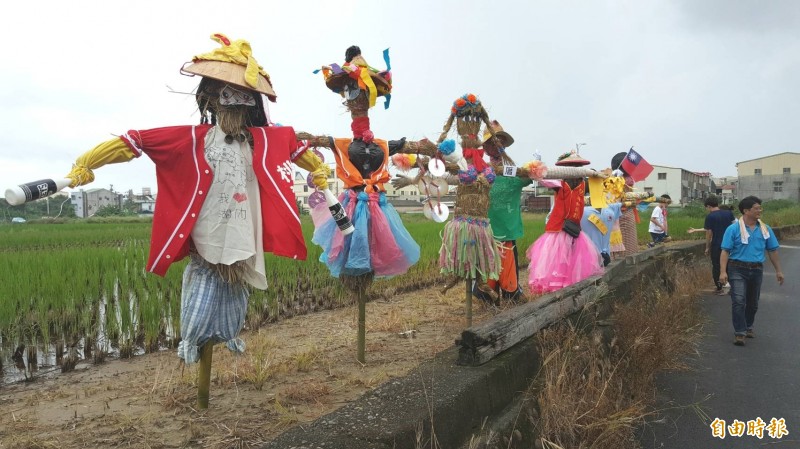 親子妝點稻草人湖內重溫在地風情 生活 自由時報電子報