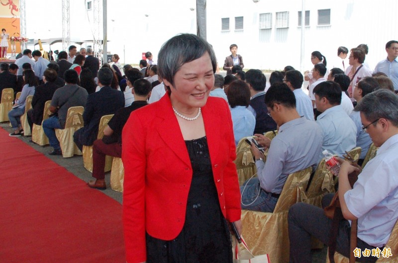 洪恆珠表示，她若參選立委，不會影響鍾佳濱選情，希望丈夫蘇嘉全能支持。（記者李立法攝）