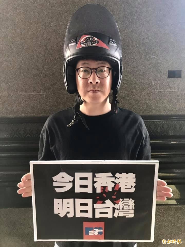 氣爆裝置藝術遭疑圖利特定廠商，尹立怒嗆不懂就別鬼扯。（記者黃佳琳攝）