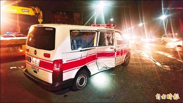 馬來西亞霹靂州（Perak）今（4）日驚傳死亡車禍，一輛乘載病患前往急診室的救護車突然爆胎。救護車示意圖。（資料照）