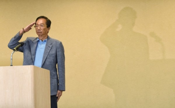 郭台銘雖在國民黨初選敗陣,但政治身價仍高、加上首富多金,身價更非凡,柯文哲、吳敦義+韓國瑜、王金平等都在搶郭台銘。(本報資料照)