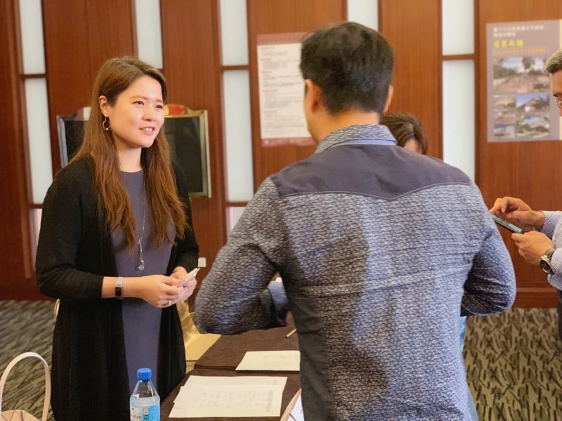 台中市觀旅局長林筱淇（左）強調觀旅局公佈的倫理守則，是希望從她開始大家都一起注意。（圖由觀旅局提供）