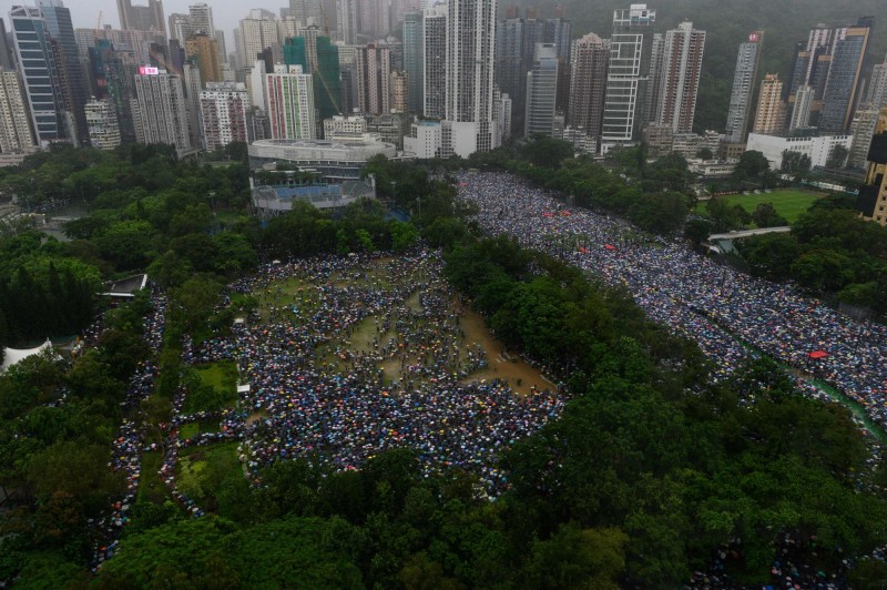 有港媒推估，此次818集會有機會成為香港史上最大的集會。（法新社）