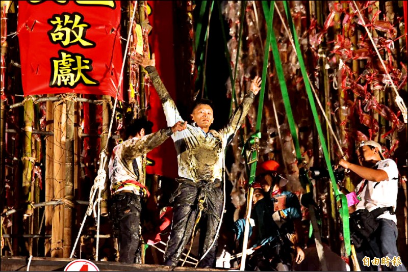 頭城搶孤 羅東A隊奪標 - 生活 - 自由時報電子報