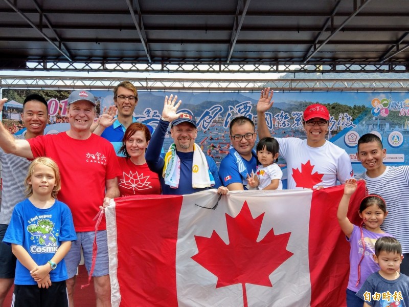 加國代表「愛呆丸」！爬玉山、泳渡日月潭 明年拚環島