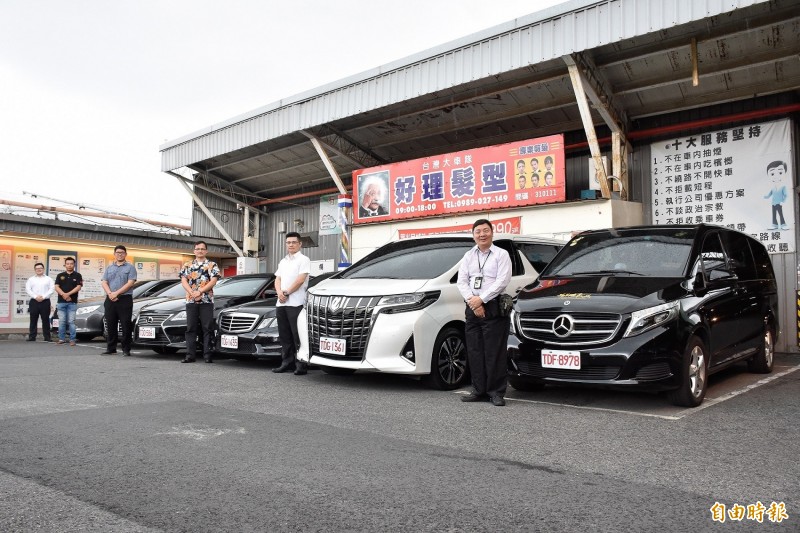 交通部近日將修法，鬆綁多元化計程車使用車輛車門數、多元化計程車可免安裝計程車計費表、多元化計程車費率鬆綁，可納入採尖離峰與車型等計費因子等。（資料照）