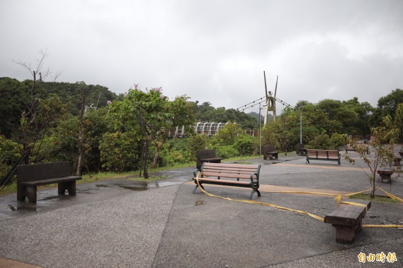 暖暖運動公園將新增基隆市首見的鳥巢式盪鞦韆、蜘蛛人攀爬網等親子遊憩設施。（記者林欣漢攝）