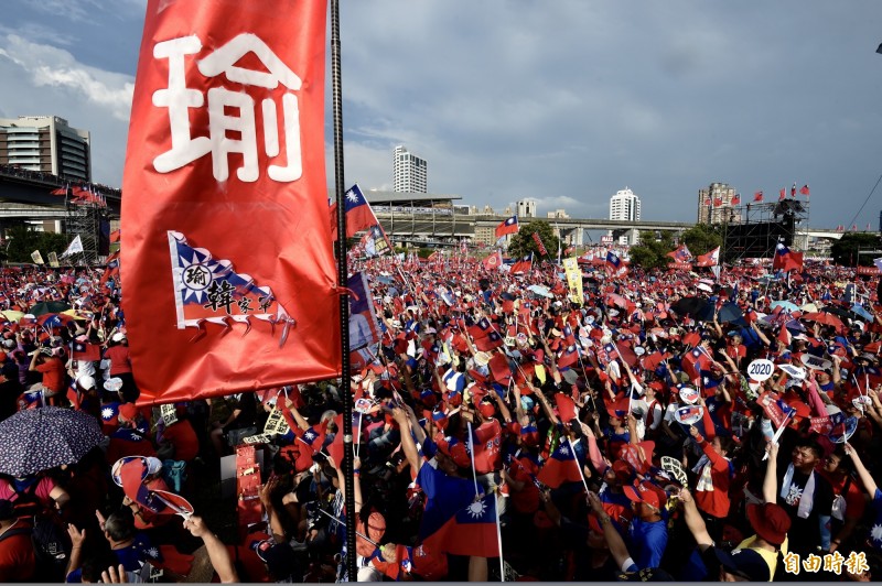國民黨總統參選人韓國瑜8日在新北市三重區舉行造勢大會。（記者簡榮豐攝）